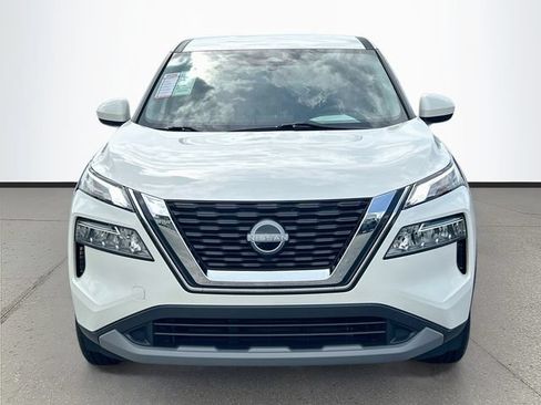 Certified 2023 Nissan Rogue SV FWD image 2