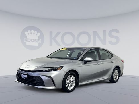 Used 2025 Toyota Camry LE FWD image 1