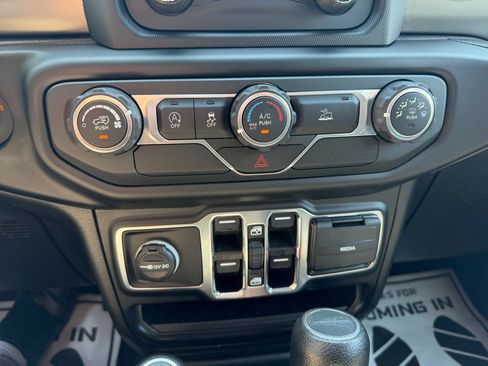 Used 2020 Jeep Gladiator Sport w/ Quick Order Package 24S AWD/4WD image 14