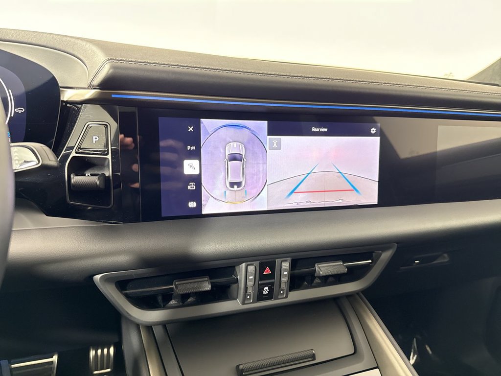Certified 2025 Porsche Macan Turbo Electric AWD/4WD image 29