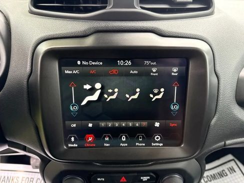 Used 2023 Jeep Renegade Latitude AWD/4WD image 21