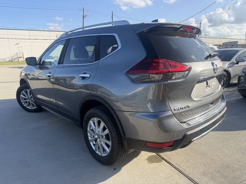 Used 2019 Nissan Rogue SV AWD/4WD image 3