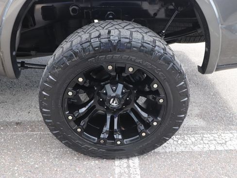 Used 2015 Ford F150 XLT w/ Equipment Group 302A Luxury AWD/4WD image 16