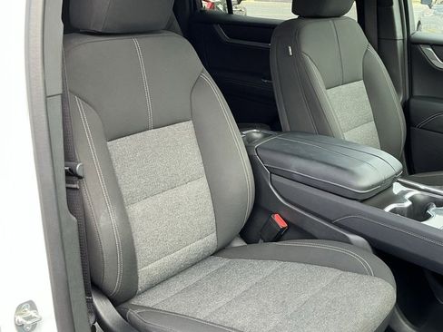 Used 2025 GMC Acadia Elevation image 18