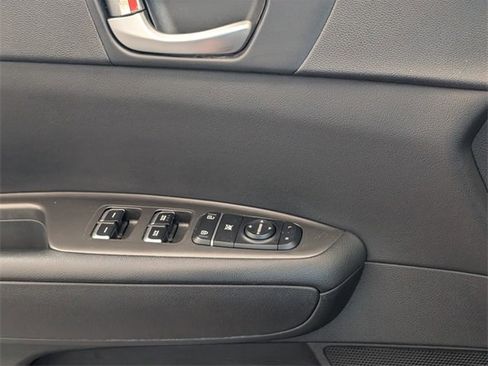 Used 2020 Kia Optima S image 25
