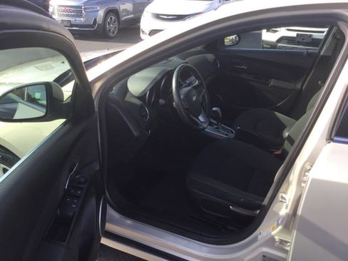 Used 2012 Chevrolet Cruze LT FWD image 9