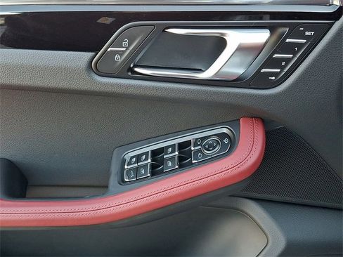 New 2025 Porsche Macan image 14