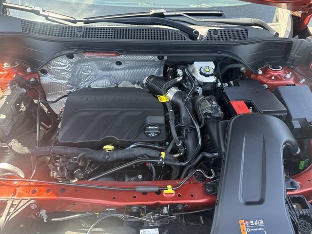 Used 2024 Chevrolet Trax RS w/ Sunroof Package FWD image 14