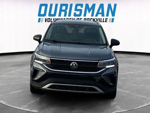 Used 2024 Volkswagen Taos SE image 8