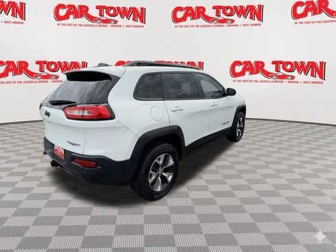 Used 2016 Jeep Cherokee Trailhawk w/ Comfort/Convenience Group AWD/4WD image 8