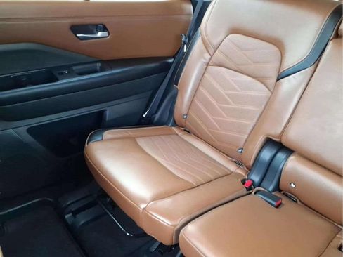 Used 2024 Nissan Pathfinder Platinum w/ Cargo Package FWD image 16