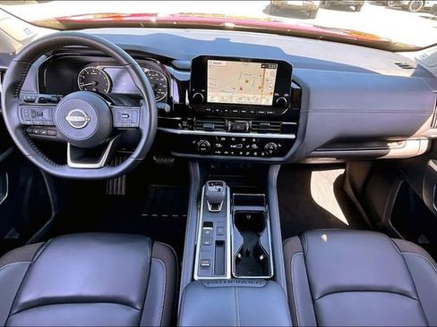 Certified 2025 Nissan Pathfinder SL w/ SL Premium Package FWD image 7