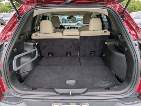 Used 2015 Jeep Cherokee Latitude FWD image 13