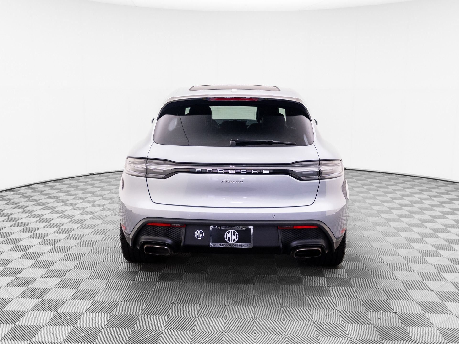 Certified 2026 Porsche Macan AWD/4WD image 10