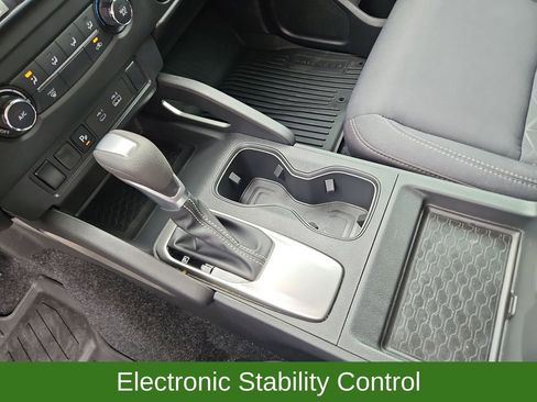 Used 2025 Nissan Frontier SV image 19