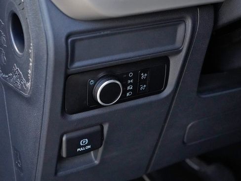 Used 2024 Ford Expedition XLT AWD/4WD image 19