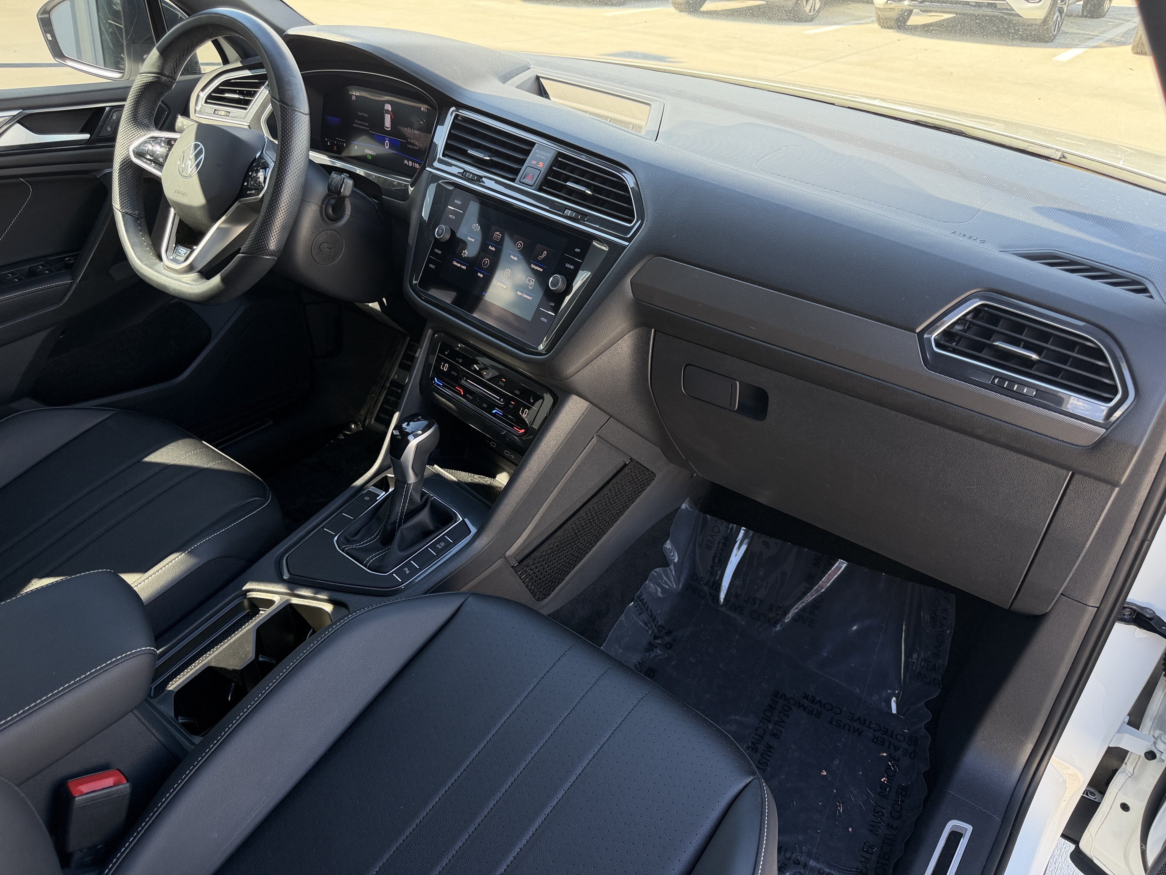 Certified 2023 Volkswagen Tiguan SE R-Line FWD image 12