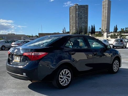 Used 2017 Toyota Corolla LE FWD image 5