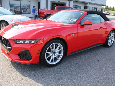 Used 2024 Ford Mustang GT Premium image 2