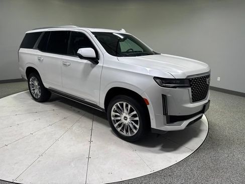 Used 2023 Cadillac Escalade Premium Luxury AWD/4WD image 7