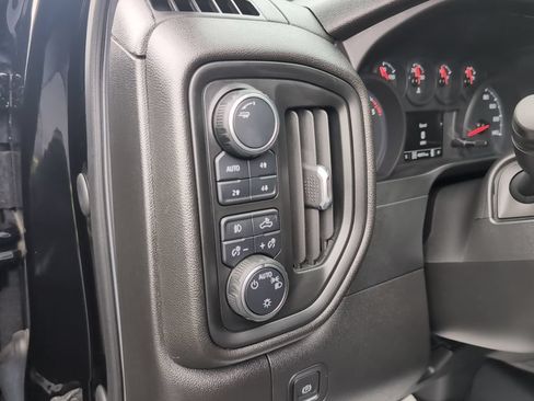 Used 2021 Chevrolet Silverado 1500 Custom Trail Boss AWD/4WD image 19