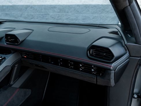 Used 2017 Lamborghini Huracan LP 610-4 Avio image 34