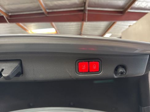 Used 2022 Mercedes-Benz E 350 Sedan image 26