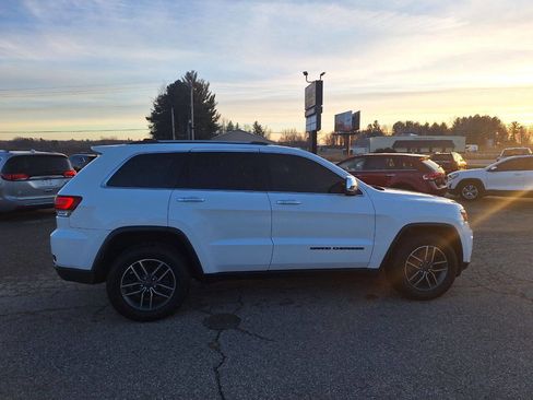 Used 2020 Jeep Grand Cherokee Limited image 3