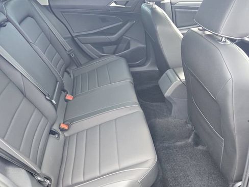 Used 2024 Volkswagen Jetta SE w/ Panoramic Sunroof Package FWD image 16