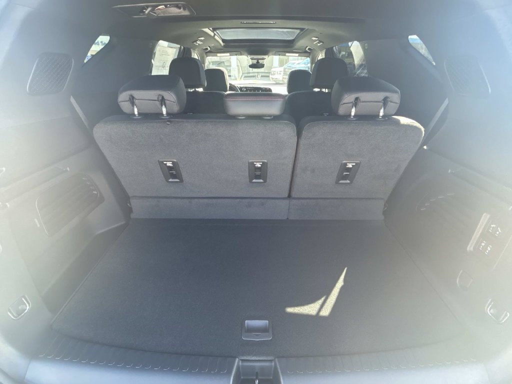 New 2027 Chevrolet Traverse RS AWD/4WD image 11