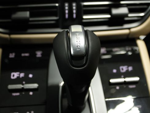 New 2026 Porsche Macan AWD/4WD image 26