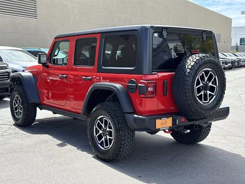 Used 2025 Jeep Wrangler Unlimited Rubicon AWD/4WD image 5