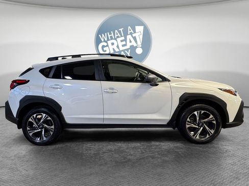 Used 2024 Subaru Crosstrek 2.0i Premium w/ Crosstrek Mirror Package AWD/4WD image 2