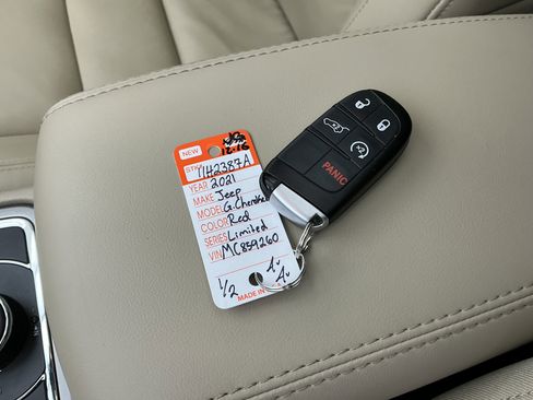 Used 2021 Jeep Grand Cherokee Limited w/ Trailer Tow Group IV image 8