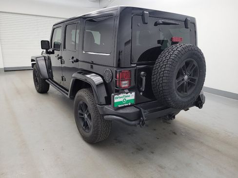 Used 2017 Jeep Wrangler Unlimited Sahara AWD/4WD image 5
