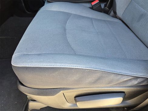 Used 2022 RAM 1500 Classic SLT image 18