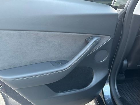 Used 2024 Tesla Model Y Long Range image 41