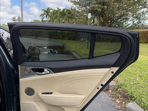 Used 2023 Kia Stinger GT2 image 16