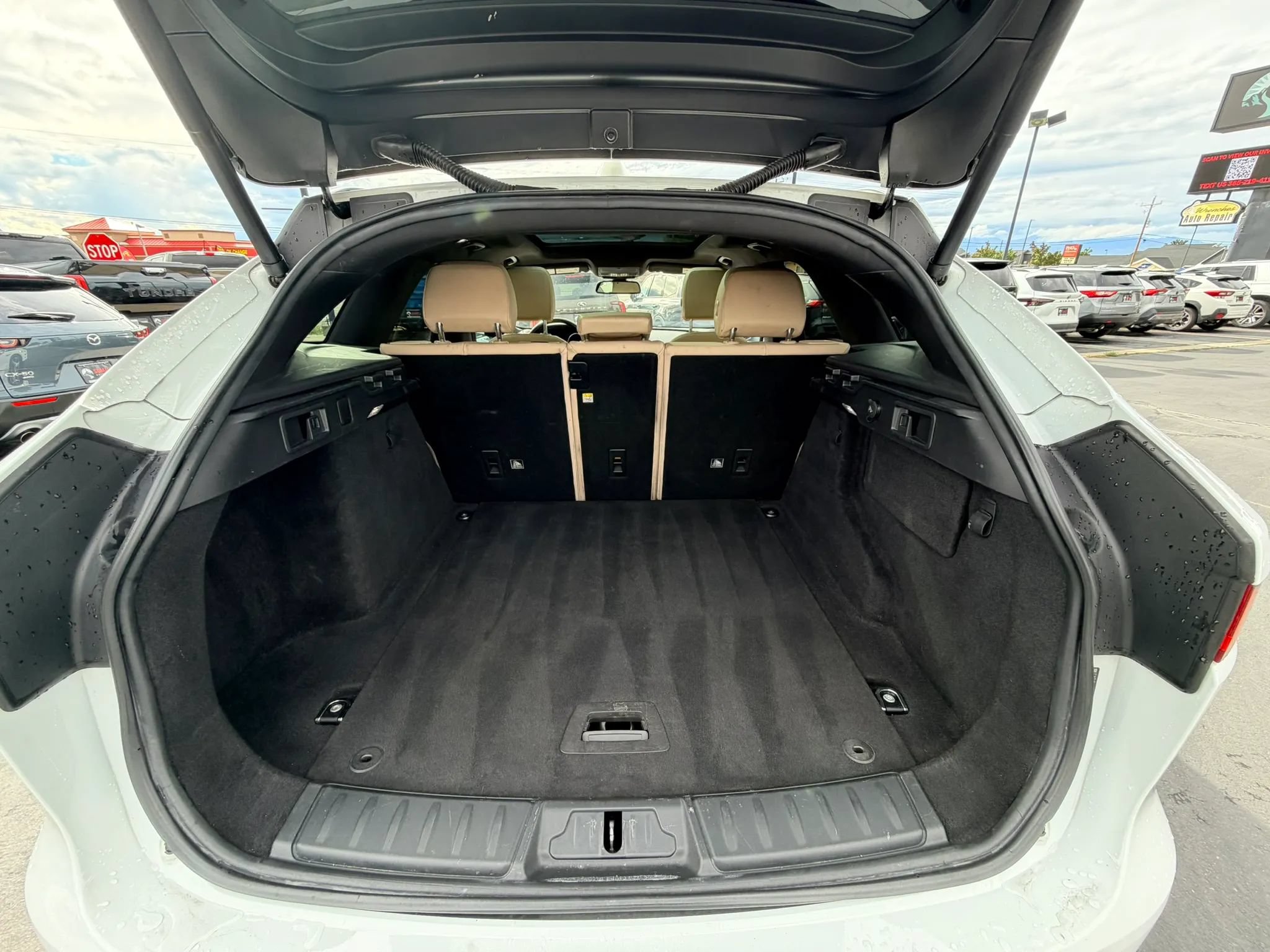 Used 2018 Jaguar F-PACE Premium AWD/4WD image 28
