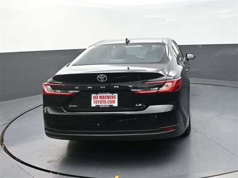 Used 2025 Toyota Camry LE image 6