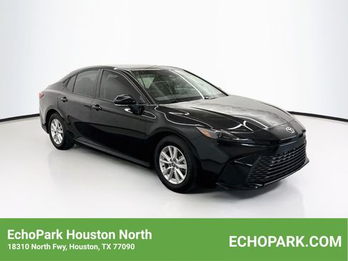 Used 2025 Toyota Camry LE FWD image 1