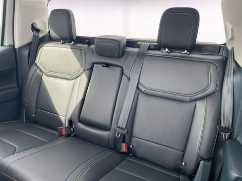 Used 2025 Ford Maverick Lobo image 13