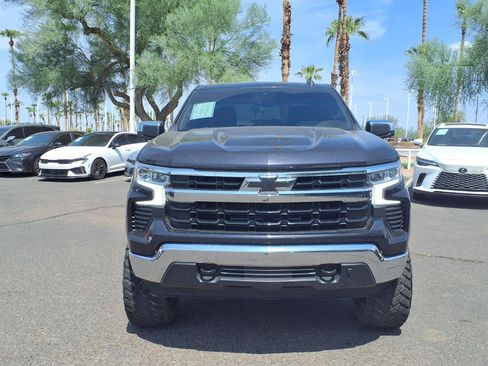 Used 2023 Chevrolet Silverado 1500 LT AWD/4WD image 2