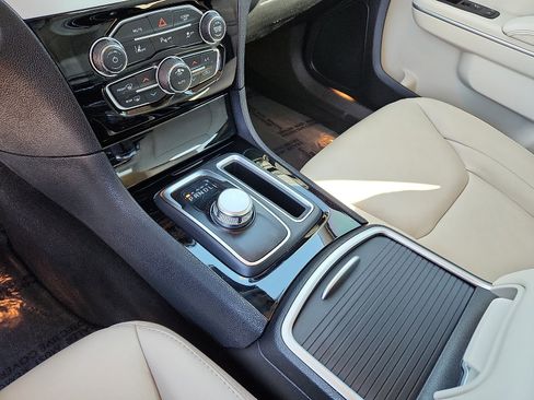 Used 2023 Chrysler 300 Touring L w/ Safetytec Plus Group image 19