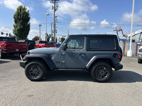Used 2024 Jeep Wrangler Sport S image 2