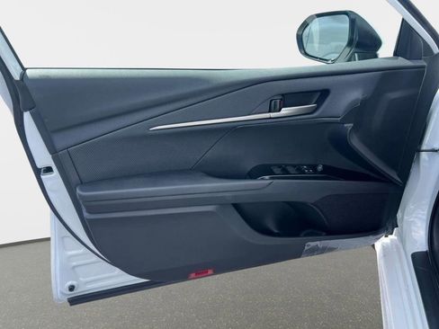 New 2026 Toyota Camry SE image 9