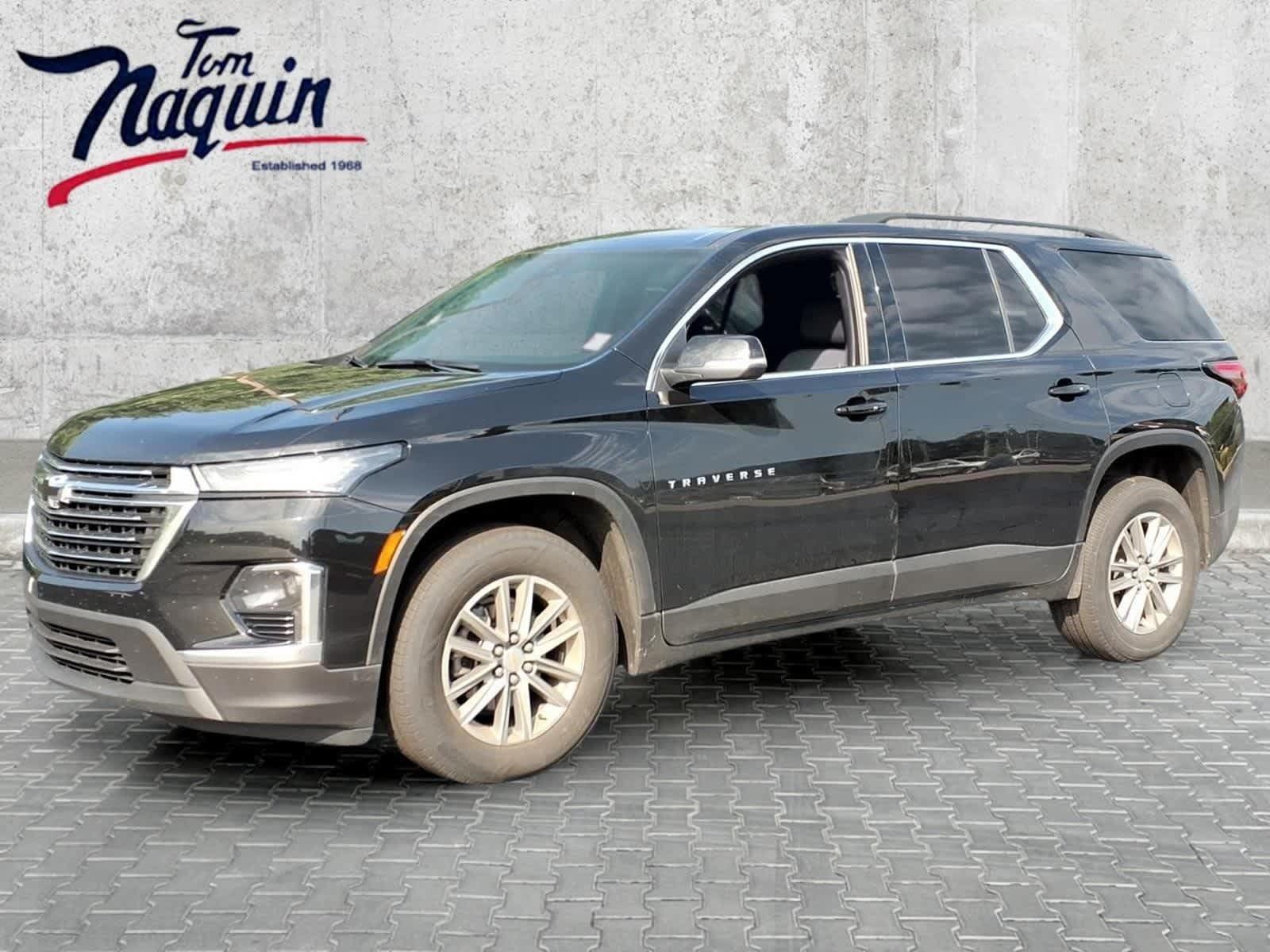 Used 2023 Chevrolet Traverse LT FWD image 1