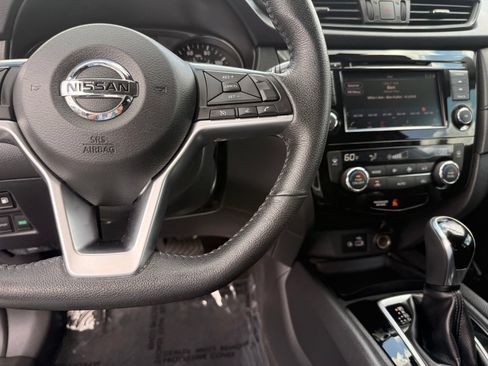 Used 2019 Nissan Rogue SV FWD image 20