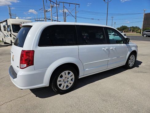 Used 2016 Dodge Grand Caravan SE w/ Quick Order Package 29E SE FWD image 8