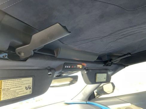 Used 2021 Chevrolet Corvette Stingray Premium Cpe w/ Z51 Performance Package image 22